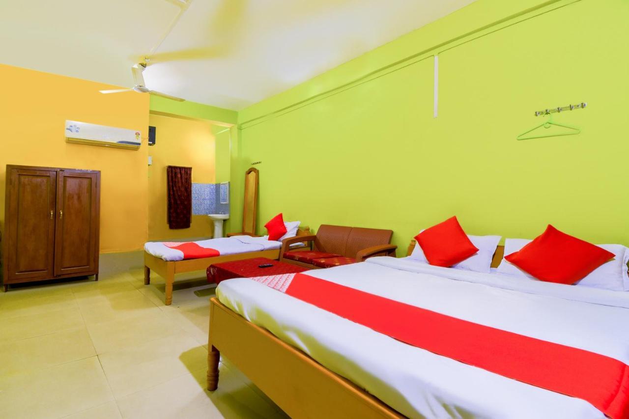 Oyo 70566 Hotel Aalo Along Luaran gambar